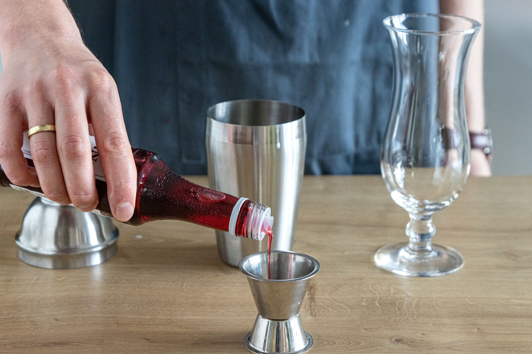 Kingston Cocktail mit Erdbeersirup | Rezept