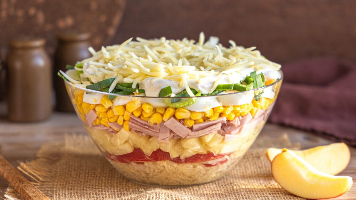 Klassischer Schichtsalat