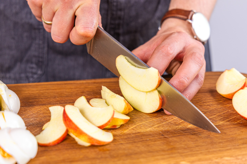 Äpfle in Spalten schneiden