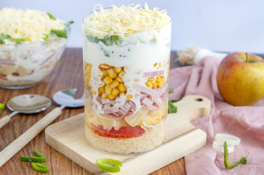 Klassischer schneller Schichtsalat | Rezept - eat.de