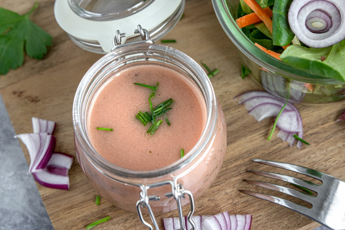 Kräuter-Balsamico-Dressing für Feldsalat | Rezept - eat.de
