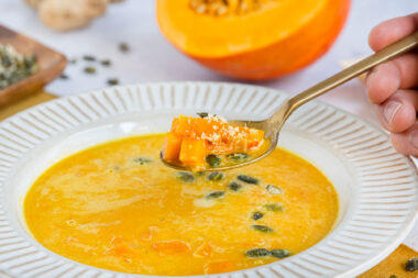 Kürbissuppe mit Ingwer und Kokosmilch
