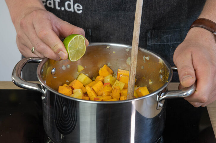 Limette dazugeben