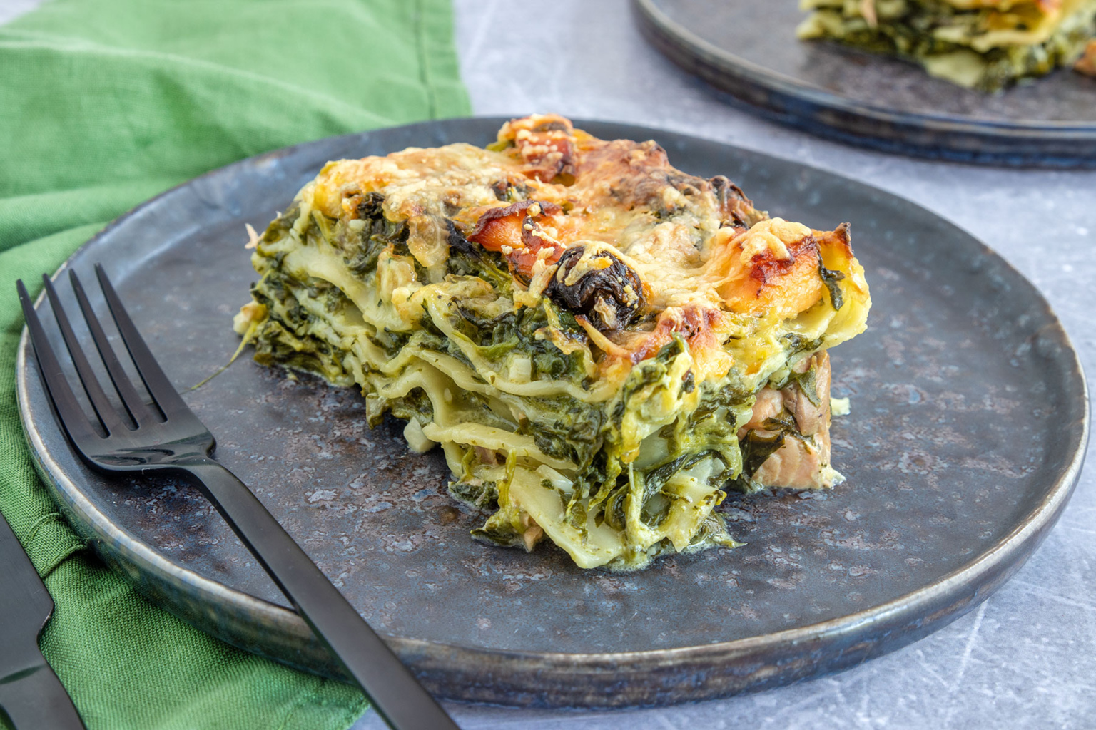 Spinatlasagne mit Lachs | Rezept - eat.de