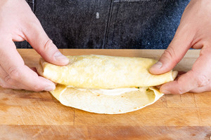 mexikanischen Wrap einrollen