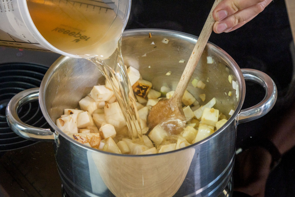 Omas cremige Selleriesuppe