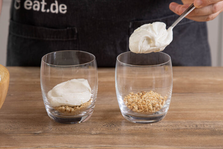 Quark ins Glas geben