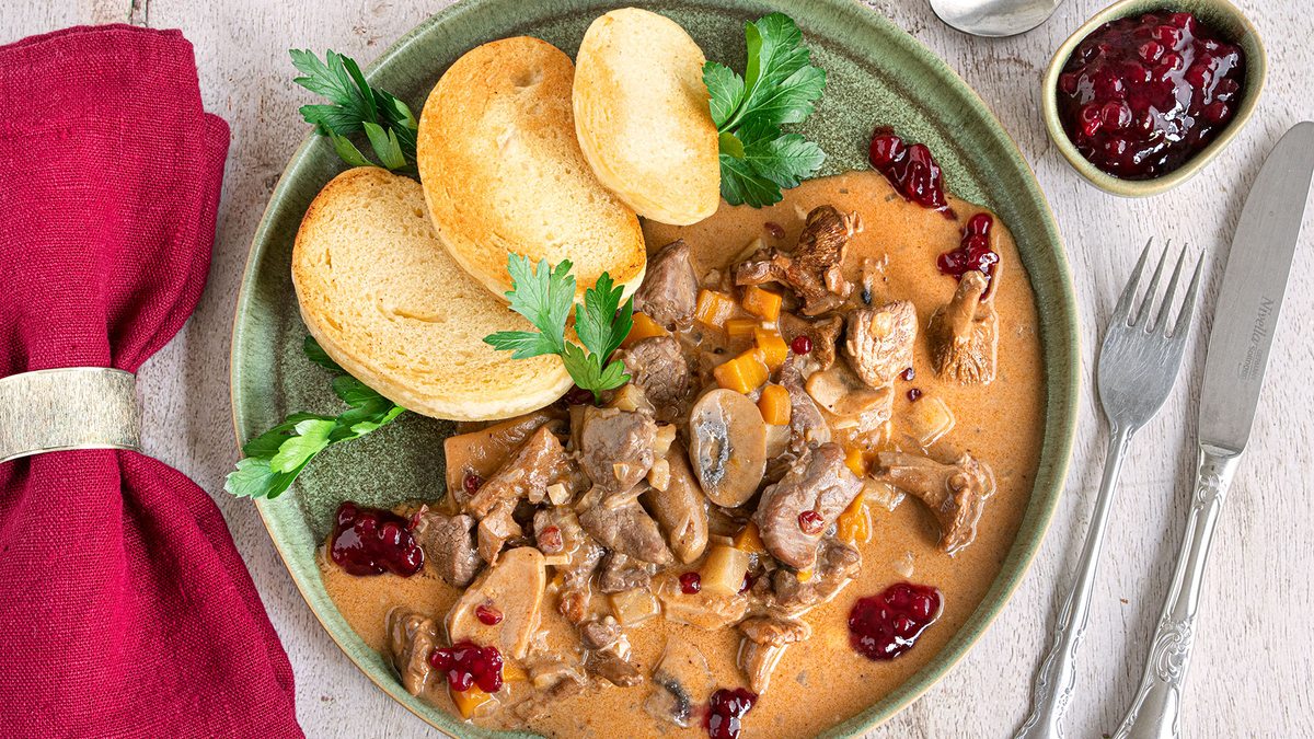 Rehragout mit Pilzen nach Omas Rezept | Rezept - eat.de