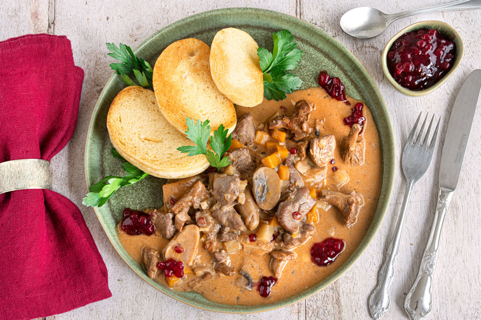 Rehragout mit Pilzen nach Omas Rezept | Rezept - eat.de Rehragout mit Pilzen nach Omas Rezept | Rezept - eat.de