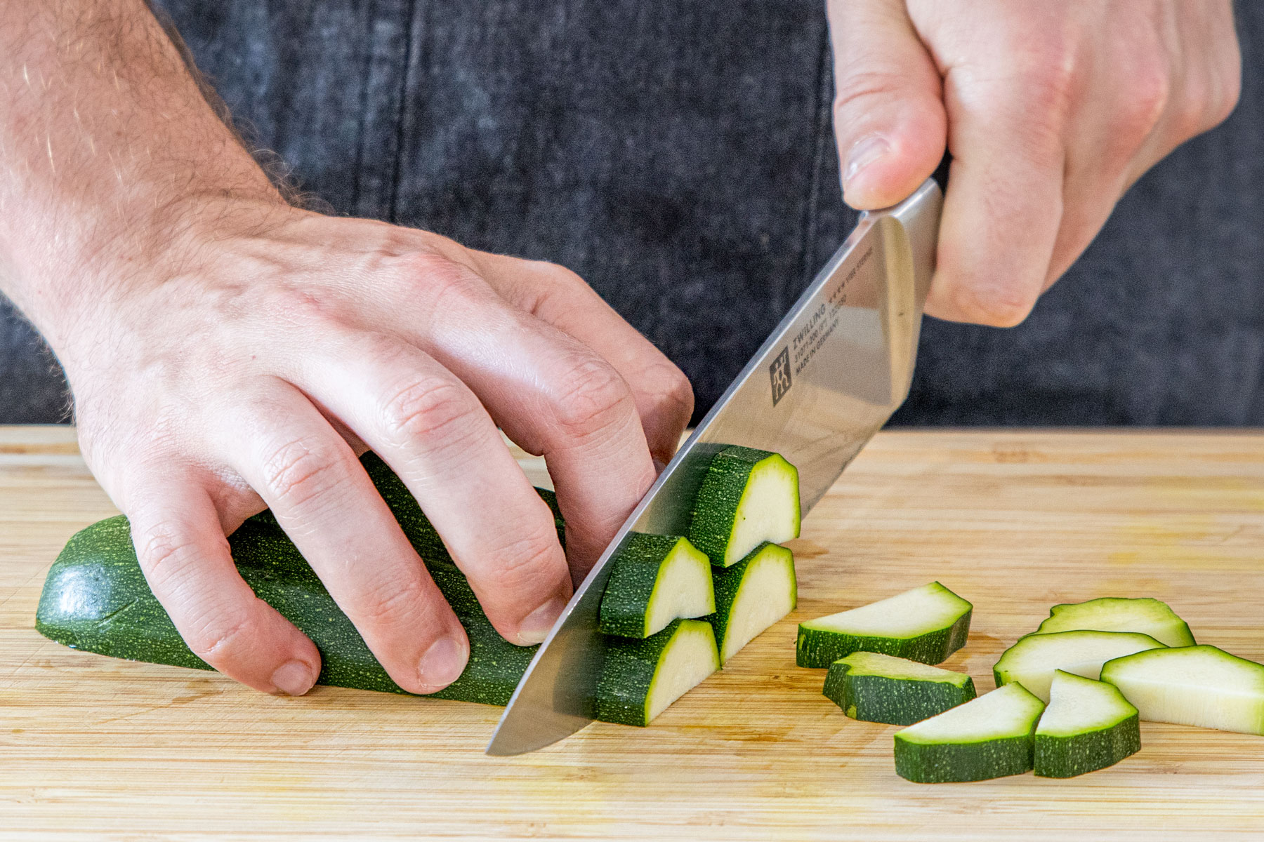 Zucchini schneiden