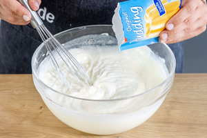 Puddingpulver unterrühren