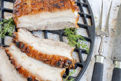 Schweinebauch knusprig grillen