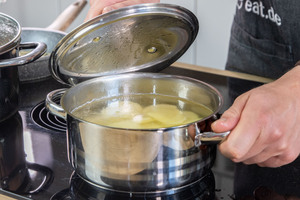 Kartoffelscheiben kochen