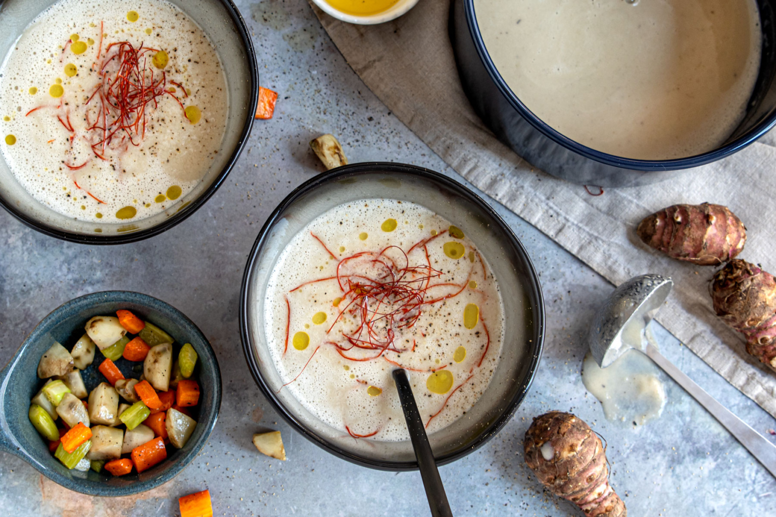 Topinambur-Suppe mit Wurzelgemüse | Rezept - eat.de