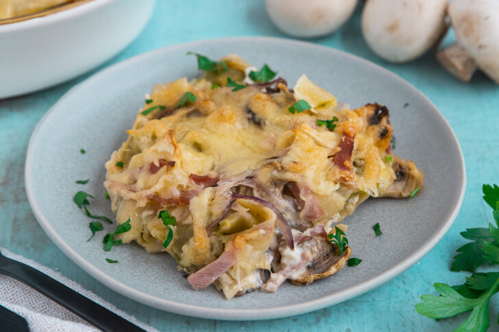 Tortellini-Auflauf mit Schinken und Champignons