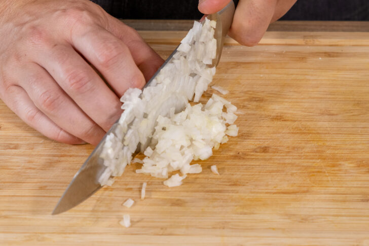 Zwiebel schneiden