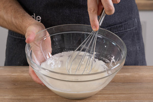 Teig für das vegane Tiramisu verrühren