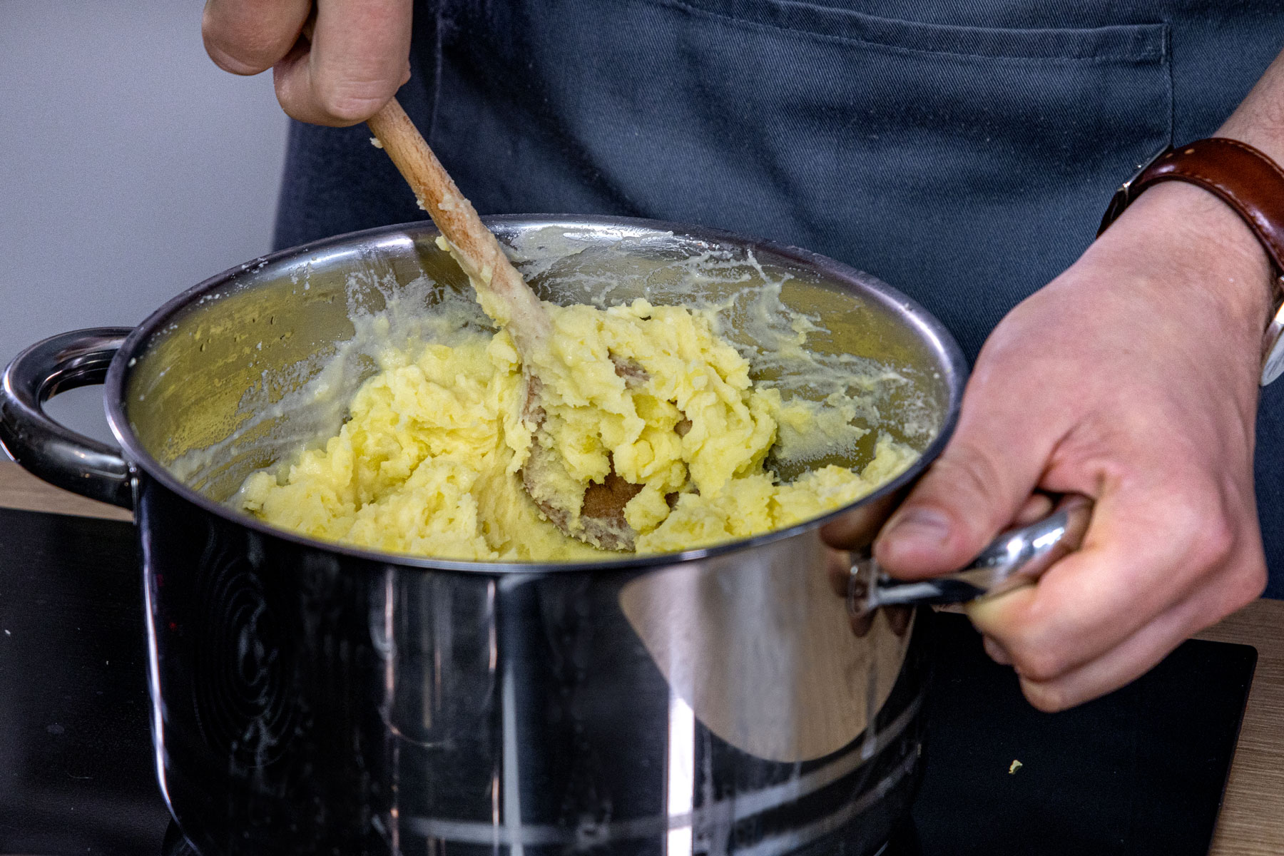 Kartoffelpüree rühren
