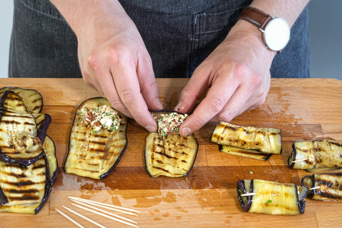 Auberginenröllchen mit Feta | Rezept - eat.de