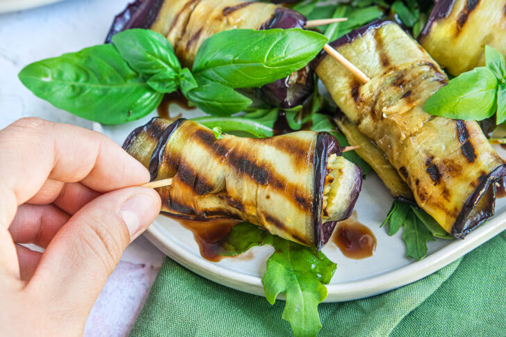 Auberginenröllchen mit Feta