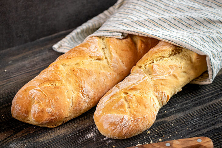 Baguette als Beilage zu Tomahawk Steak