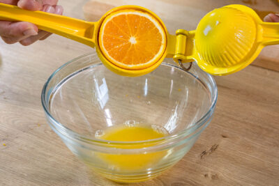 Orangensaft pressen