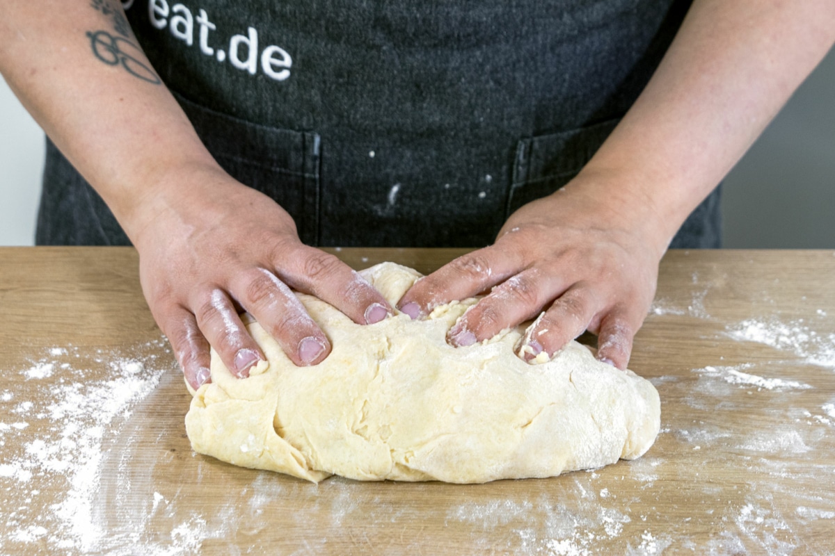 Bienenstich ohne Hefe | Rezept - eat.de