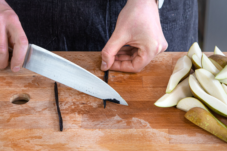 Birnen in Alkohol einlegen | Rezept - eat.de