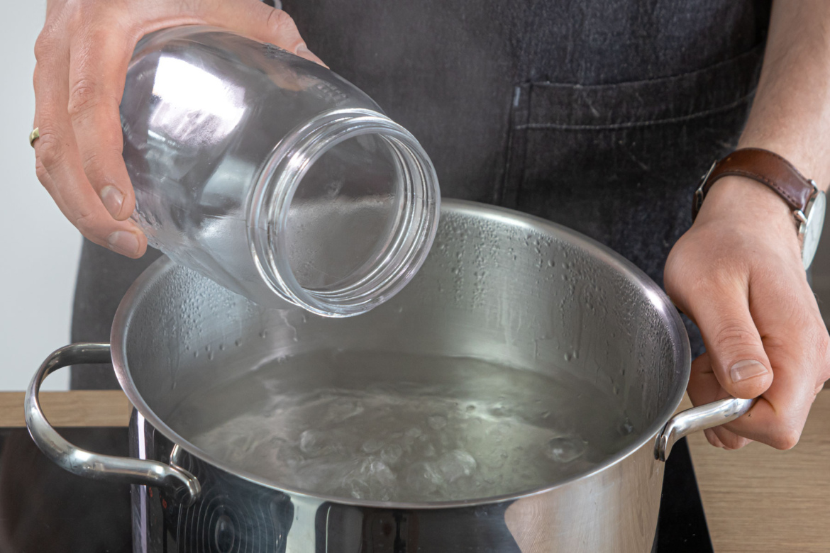 Birnen in Alkohol einlegen | Rezept - eat.de