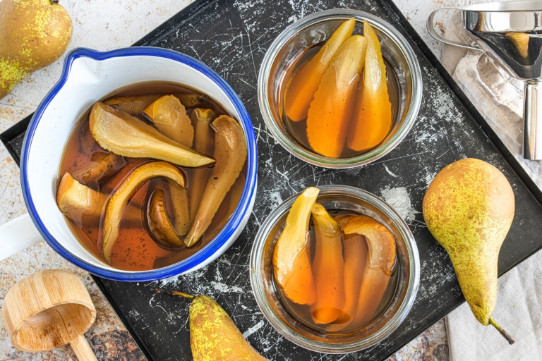 Birnen in Alkohol einlegen | Rezept - eat.de