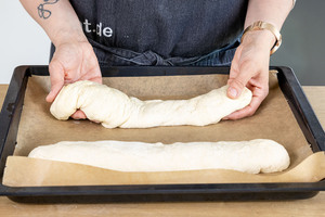 Baguettes aufs Blech legen