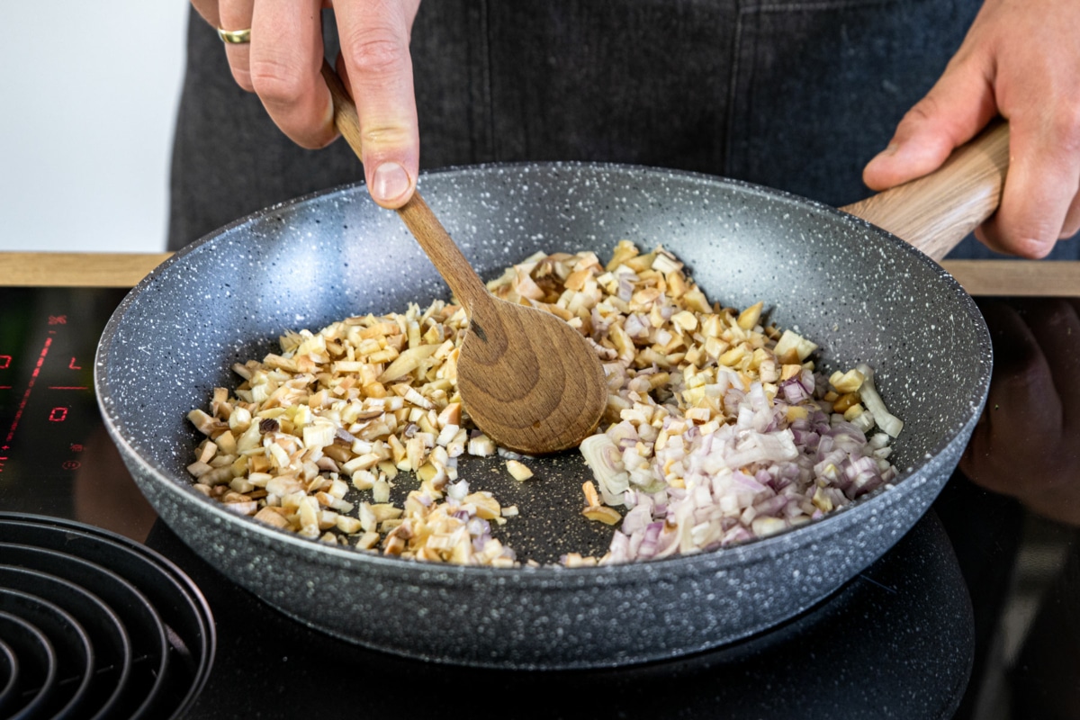 Gefüllte Champignons aus dem Backofen | Rezept - eat.de