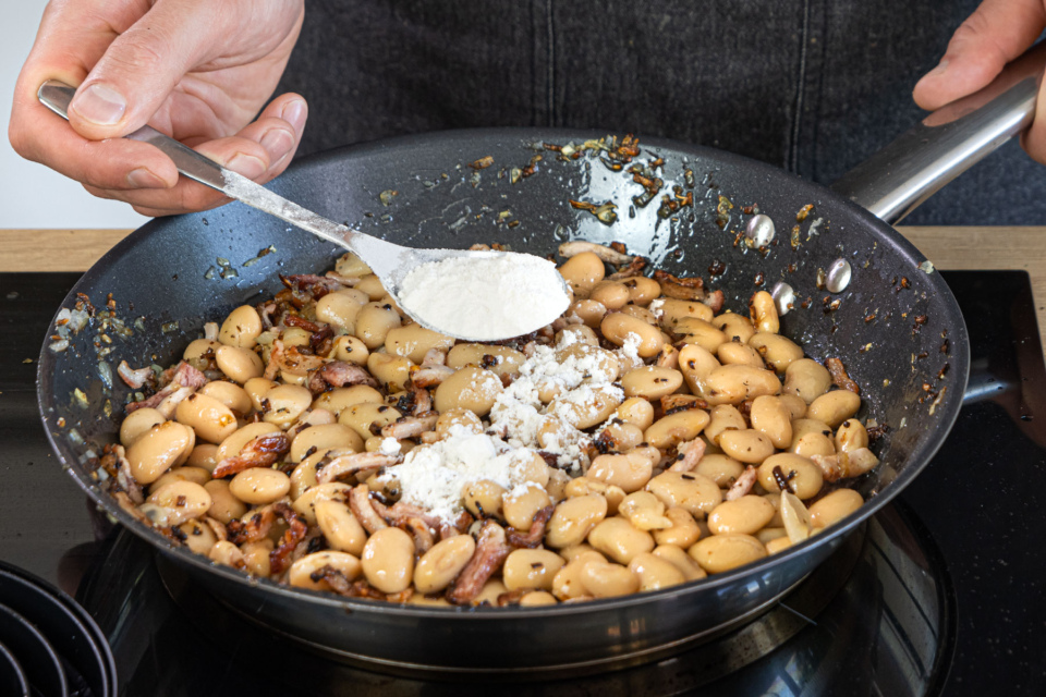 Dicke Bohnen mit Speck nach Omas Art | Rezept Dicke Bohnen mit Speck nach Omas Art | Rezept