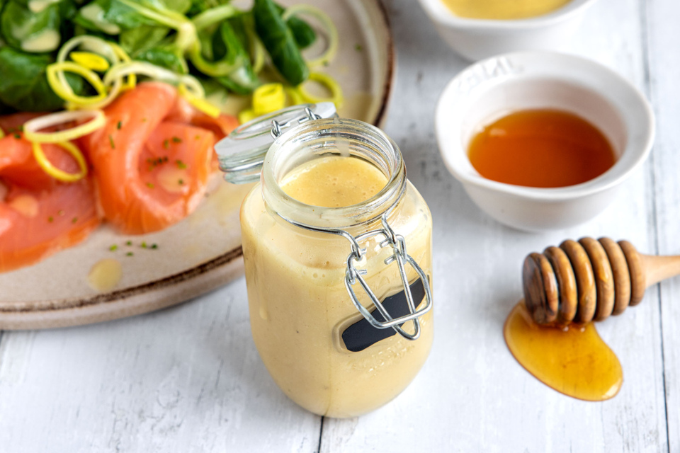 Feldsalat-Dressing mit Honig und Dijon Senf Feldsalat-Dressing mit Honig und Dijon Senf