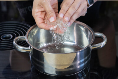 Gelatine im Topf auflösen