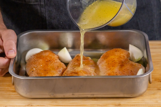 Hähnchenbrustfilet im Backofen ohne Anbraten | Rezept - eat.de Hähnchenbrustfilet im Backofen ohne Anbraten | Rezept - eat.de