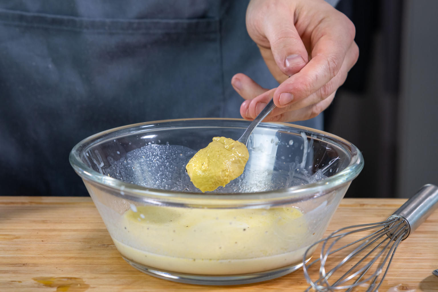 Herbstlicher Wirsingsalat mit Apfel | Rezept - eat.de