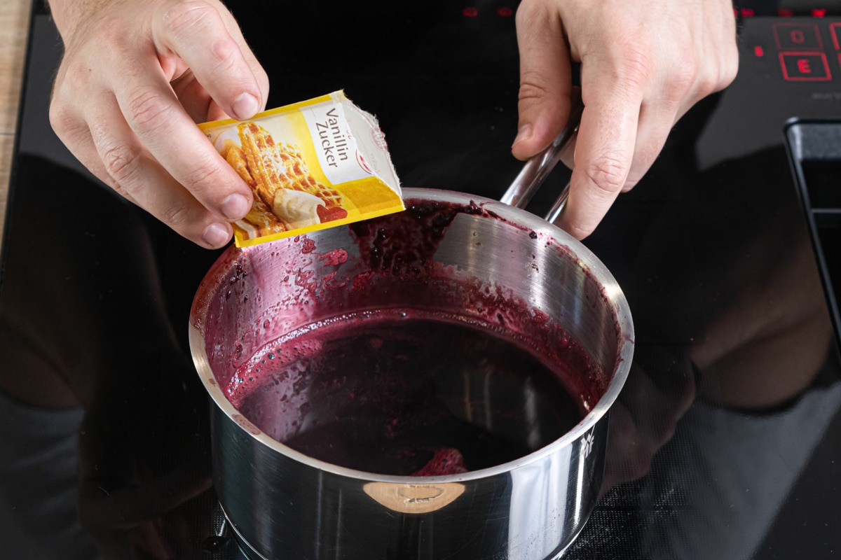 Holundergelee nach Omas Rezept | Rezept - eat.de