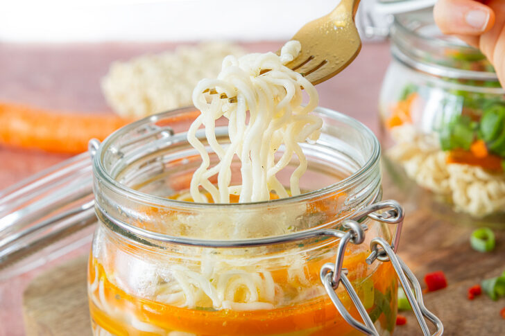 Instant Nudelsuppe
