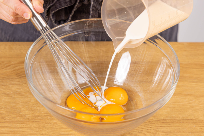 Eigelb mit milch schaumig schlagen