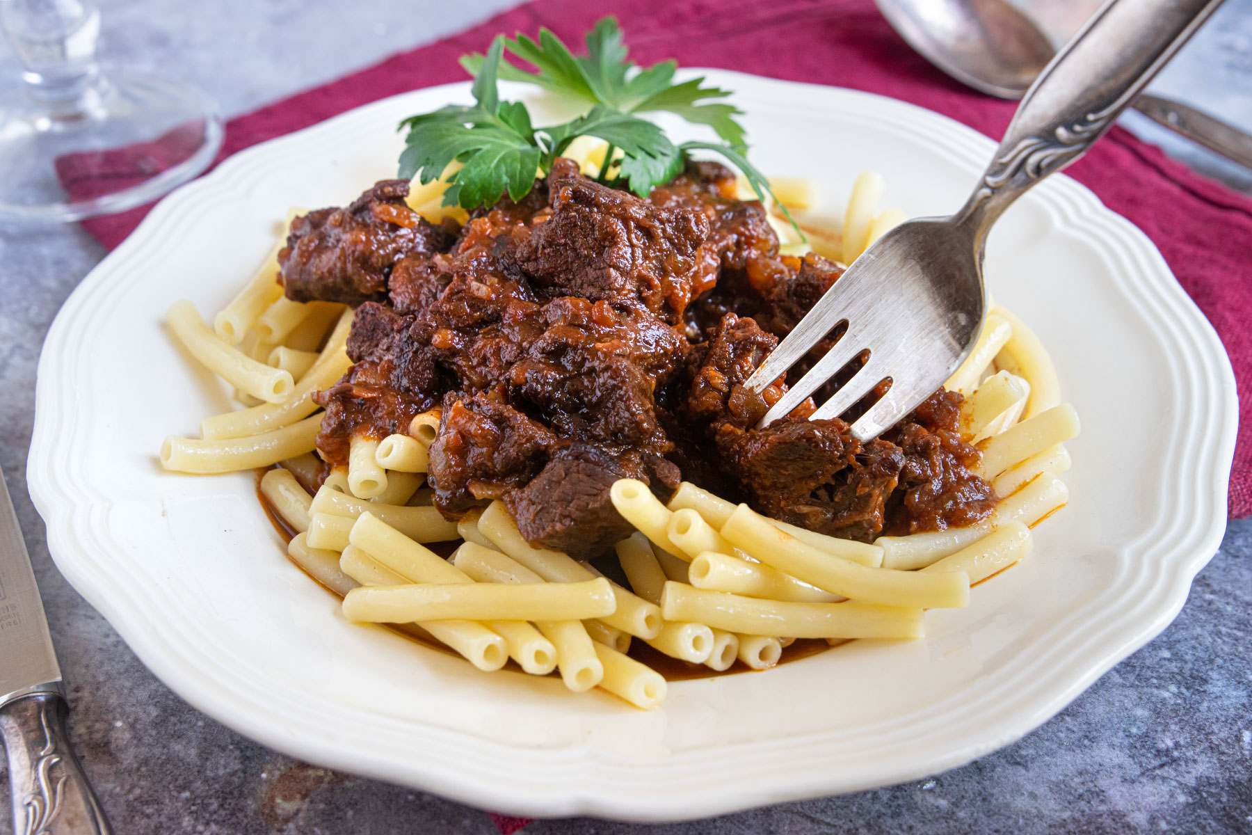 Rindergulasch: Kräftige &amp; aromatische Gulasch-Rezepte