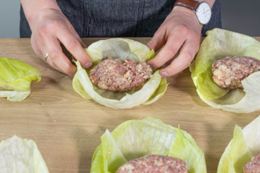 Kohlrouladen im Backofen zubereiten | Rezept - eat.de