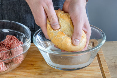 Brötchen ausdrücken