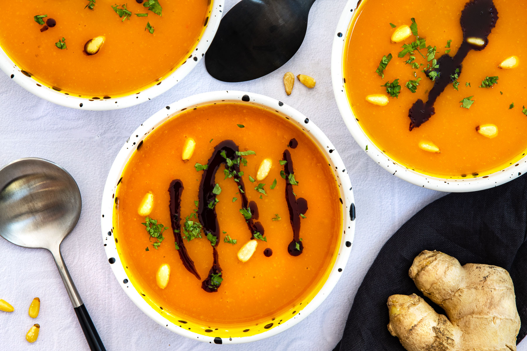 Vegane Grünkohlsuppe mit Kartoffeln | Rezept - eat.de