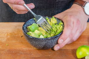 Avocado zerdrücken