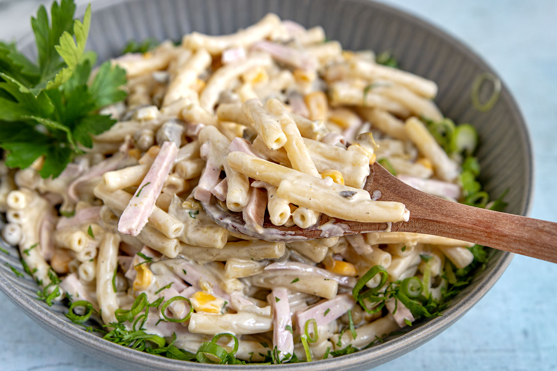 Nudelsalat mit Fleischsalat