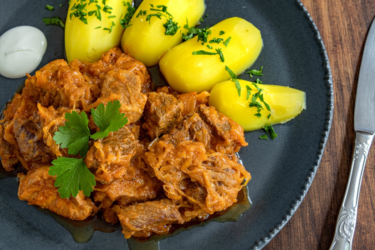 Omas Szegediner Gulasch | Rezept - eat.de