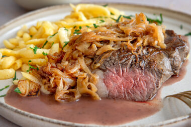 Omas Zwiebelrostbraten