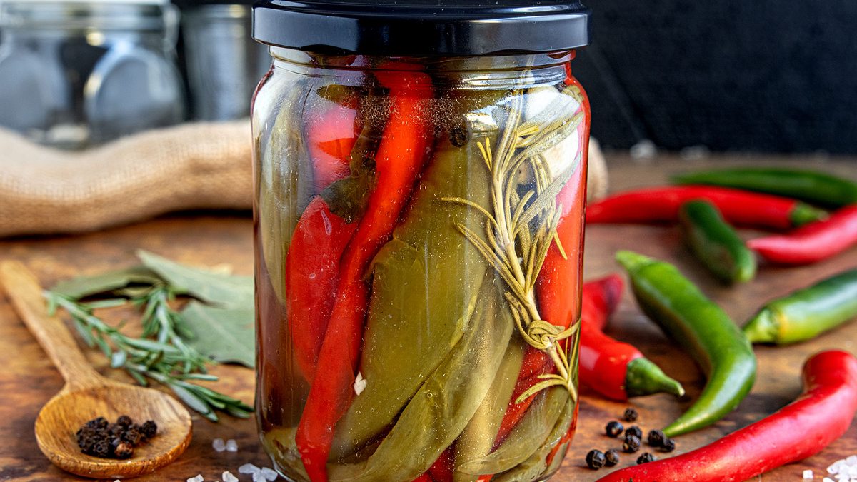 Peperoni einlegen und haltbar machen | Rezept