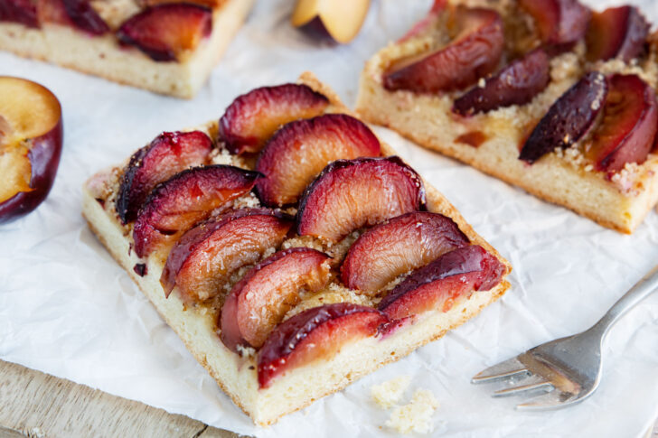 Pflaumenkuchen mit Hefeteig